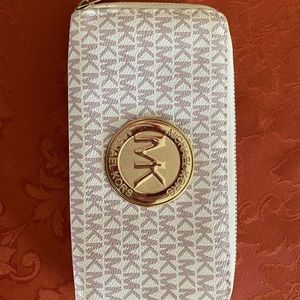 MK wallet